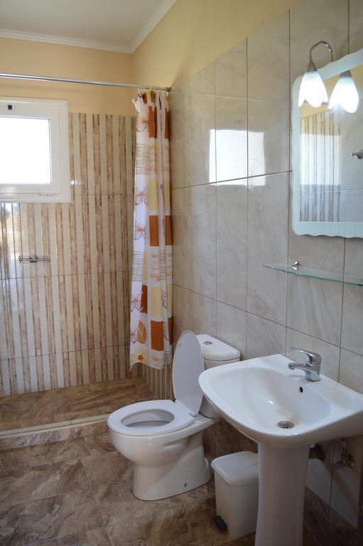 Garden View Apartments 아낙소스 외부 사진