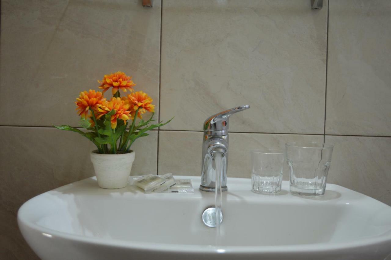 Garden View Apartments 아낙소스 외부 사진